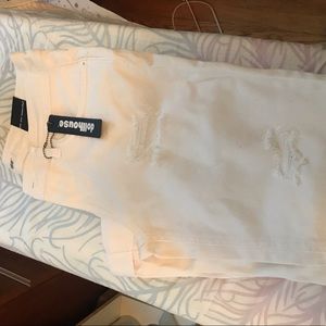 White dollhouse distressed Capri jeans size 7 nwt